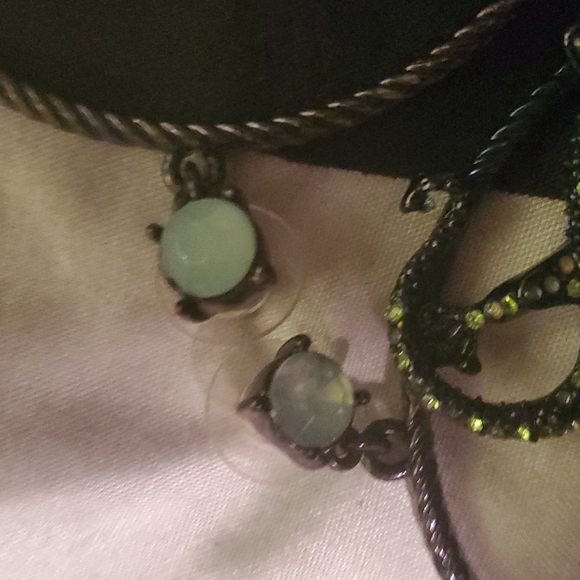 Betsey Johnson earrings - Picture 3 of 5